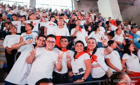 ¡Juventud Gloriosa! ¡Juventud Siempre al Frente!