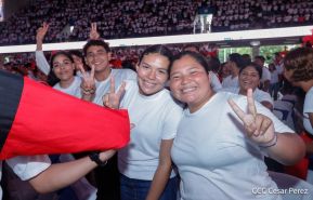 ¡Juventud Gloriosa! ¡Juventud Siempre al Frente!