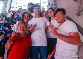 ¡Juventud Gloriosa! ¡Juventud Siempre al Frente!