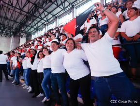 ¡Juventud Gloriosa! ¡Juventud Siempre al Frente!