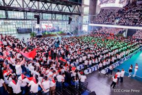 ¡Juventud Gloriosa! ¡Juventud Siempre al Frente!