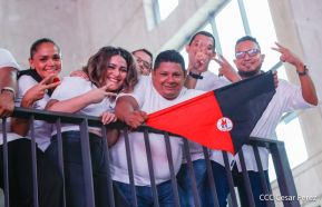 ¡Juventud Gloriosa! ¡Juventud Siempre al Frente!