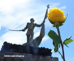 Caminata rumbo a la Hacienda San Jacinto para celebrar las batallas por la soberanía e independencia