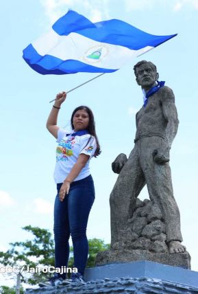 Caminata rumbo a la Hacienda San Jacinto para celebrar las batallas por la soberanía e independencia