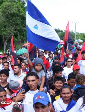 Caminata rumbo a la Hacienda San Jacinto para celebrar las batallas por la soberanía e independencia