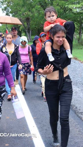 Caminata rumbo a la Hacienda San Jacinto para celebrar las batallas por la soberanía e independencia
