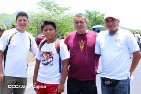 Caminata rumbo a la Hacienda San Jacinto para celebrar las batallas por la soberanía e independencia
