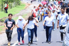 Caminata rumbo a la Hacienda San Jacinto para celebrar las batallas por la soberanía e independencia