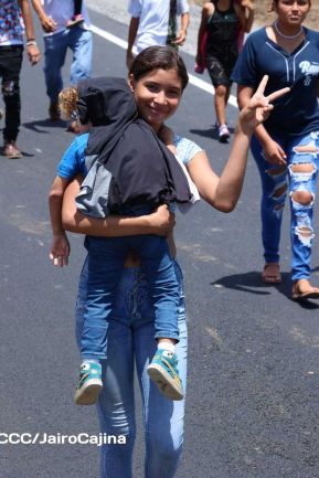 Caminata rumbo a la Hacienda San Jacinto para celebrar las batallas por la soberanía e independencia