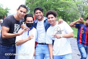 Caminata rumbo a la Hacienda San Jacinto para celebrar las batallas por la soberanía e independencia