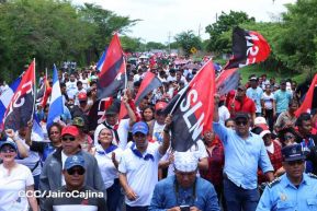 Caminata rumbo a la Hacienda San Jacinto para celebrar las batallas por la soberanía e independencia
