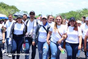 Caminata rumbo a la Hacienda San Jacinto para celebrar las batallas por la soberanía e independencia