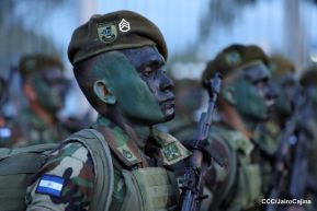 Desfile “Pueblo Ejército” en honor a los 44 años de su fundación del Ejército de Nicaragua