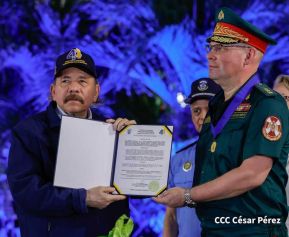 44 aniversario de fundación de la Policía Nacional