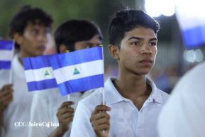Comandante Daniel y Compañera Rosario reciben Antorcha de la Libertad Centroamericana