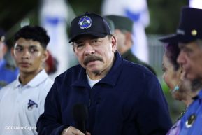 Comandante Daniel y Compañera Rosario reciben Antorcha de la Libertad Centroamericana