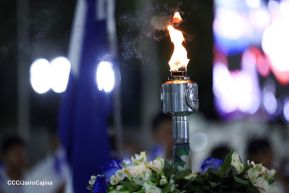 Comandante Daniel y Compañera Rosario reciben Antorcha de la Libertad Centroamericana