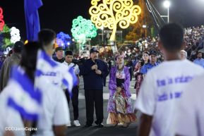 Comandante Daniel y Compañera Rosario reciben Antorcha de la Libertad Centroamericana