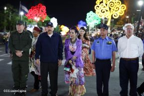 Comandante Daniel y Compañera Rosario reciben Antorcha de la Libertad Centroamericana