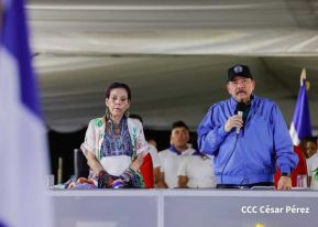 Desfile Escolar 2023 desde la Avenida de Bolívar a Chávez