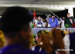 Desfile Escolar 2023 desde la Avenida de Bolívar a Chávez