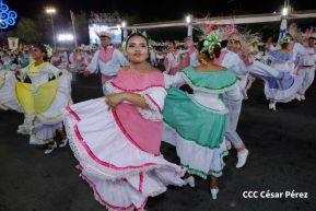 Desfile Escolar 2023 desde la Avenida de Bolívar a Chávez