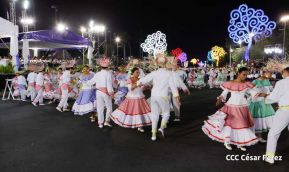 Desfile Escolar 2023 desde la Avenida de Bolívar a Chávez