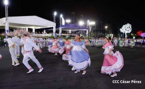 Desfile Escolar 2023 desde la Avenida de Bolívar a Chávez