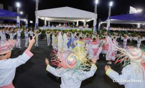 Desfile Escolar 2023 desde la Avenida de Bolívar a Chávez