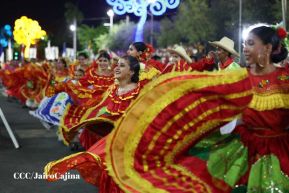 Desfile Escolar 2023 desde la Avenida de Bolívar a Chávez