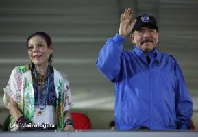 Desfile Escolar 2023 desde la Avenida de Bolívar a Chávez