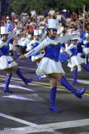 Desfile Escolar 2023 desde la Avenida de Bolívar a Chávez