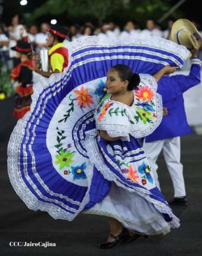 Desfile Escolar 2023 desde la Avenida de Bolívar a Chávez