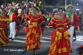 Desfile Escolar 2023 desde la Avenida de Bolívar a Chávez