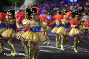 Desfile Escolar 2023 desde la Avenida de Bolívar a Chávez
