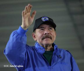 Desfile Escolar 2023 desde la Avenida de Bolívar a Chávez