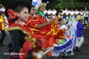 Desfile Escolar 2023 desde la Avenida de Bolívar a Chávez