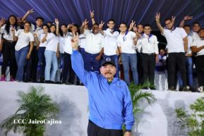 Desfile Escolar 2023 desde la Avenida de Bolívar a Chávez