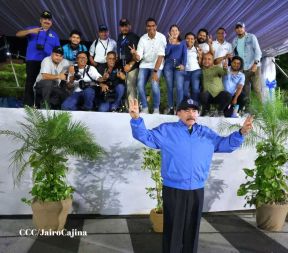 Desfile Escolar 2023 desde la Avenida de Bolívar a Chávez