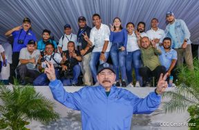 Desfile Escolar 2023 desde la Avenida de Bolívar a Chávez