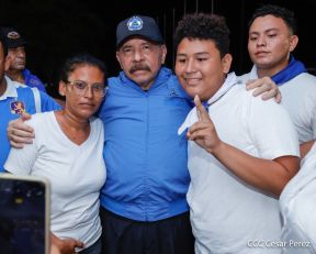 Desfile Escolar 2023 desde la Avenida de Bolívar a Chávez
