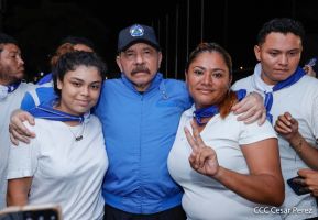 Desfile Escolar 2023 desde la Avenida de Bolívar a Chávez