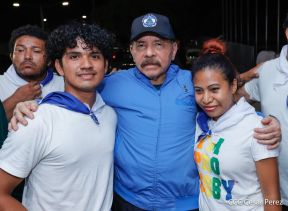 Desfile Escolar 2023 desde la Avenida de Bolívar a Chávez