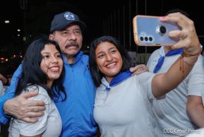 Desfile Escolar 2023 desde la Avenida de Bolívar a Chávez