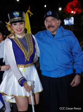 Desfile Escolar 2023 desde la Avenida de Bolívar a Chávez