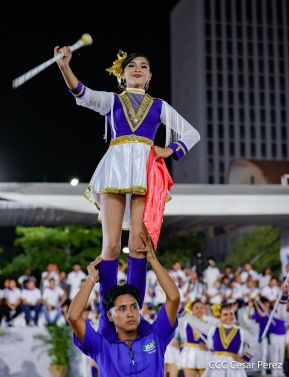 Desfile Escolar 2023 desde la Avenida de Bolívar a Chávez