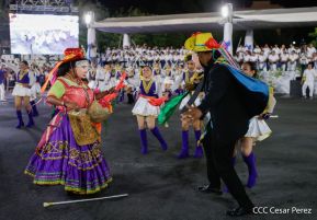 Desfile Escolar 2023 desde la Avenida de Bolívar a Chávez