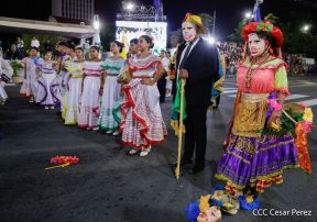 Desfile Escolar 2023 desde la Avenida de Bolívar a Chávez