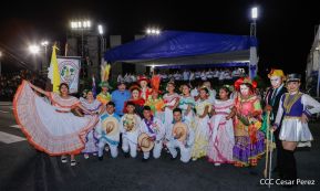 Desfile Escolar 2023 desde la Avenida de Bolívar a Chávez