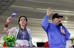 Desfile Escolar 2023 desde la Avenida de Bolívar a Chávez
